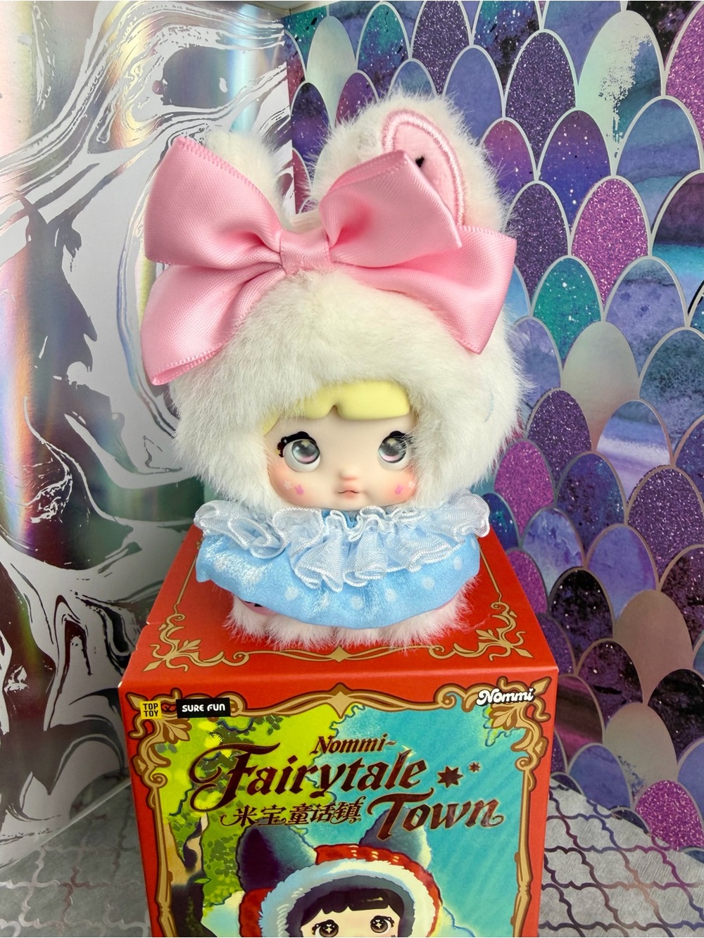 Nommi ALICE ❤️♠️  “Hop into the Rabbit Hole” Fairytale Town Bag Charm Pendant